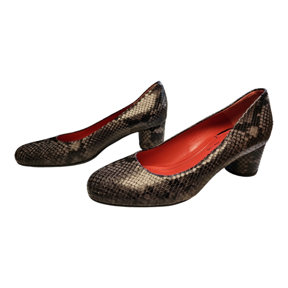 Pas De Rouge Snake Skin Button Pumps NWT - 37